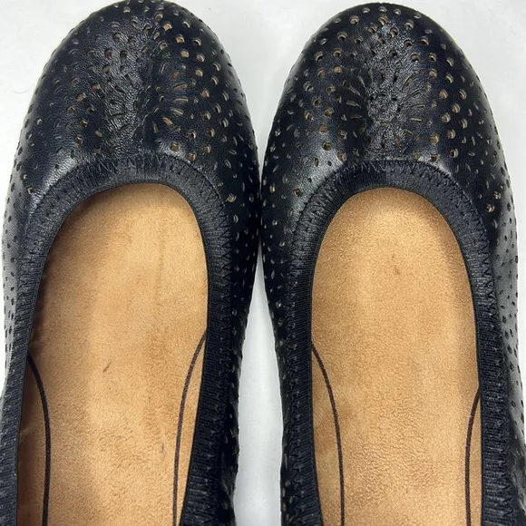 VIONIC Robyn‎ Perforated NPA Ballet Flats Black Leather Work Office Comfort 7.5