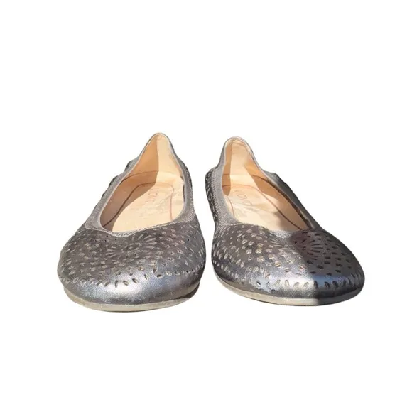 VIONIC Robyn Pewter Perforated Metallic Leather Ballet Flats Silver Shoes Sz 6.5