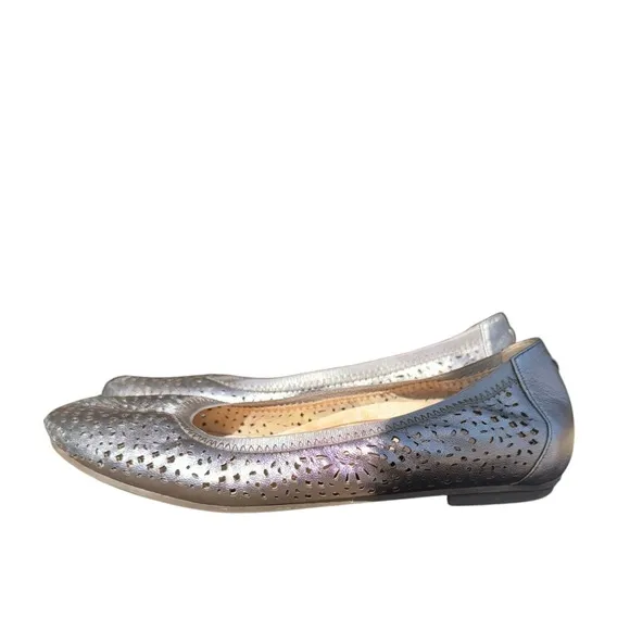 VIONIC Robyn Pewter Perforated Metallic Leather Ballet Flats Silver Shoes Sz 6.5