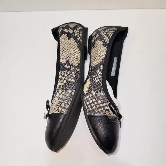 Vionic Suede &amp; Leather Black Snake Print Flats sz 6.5