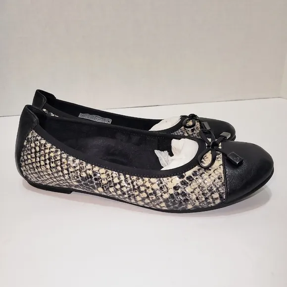 Vionic Suede &amp; Leather Black Snake Print Flats sz 6.5