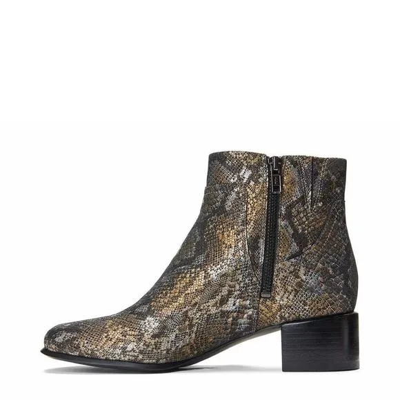 VIONIC WOMEN'S VIVIEN KAMRYN WATERPROOF ANKLE BOOT- SUPPORTIVE SHORT BOOTIE