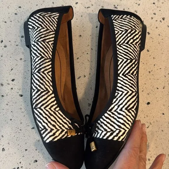 Vionic Minna Flats Size 8M Real Fur Leather Black/White Herringbone Shoes NWOB