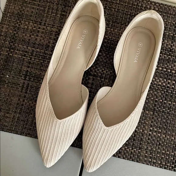 VIVAIA Pointed-Toe D'Orsay Flats (Melia)