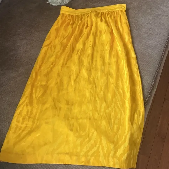 VNTG 100% SILK YELLOW ANIMAL PRINT MAXI SKRT SIDE BUTTON W/HOOK&amp;EYE CLOSURE BOHO