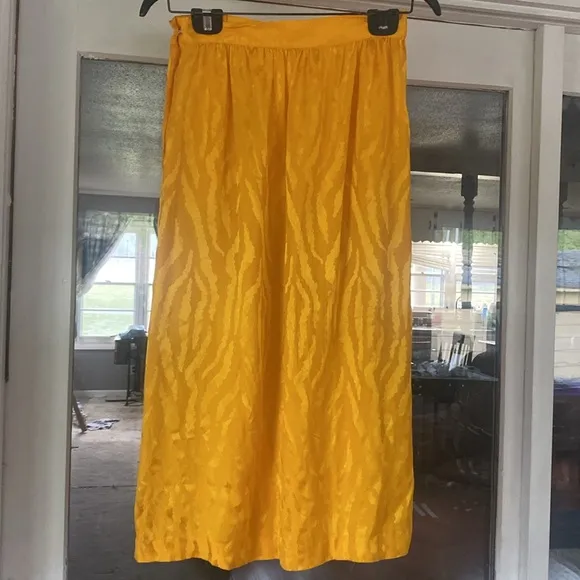 VNTG 100% SILK YELLOW ANIMAL PRINT MAXI SKRT SIDE BUTTON W/HOOK&amp;EYE CLOSURE BOHO