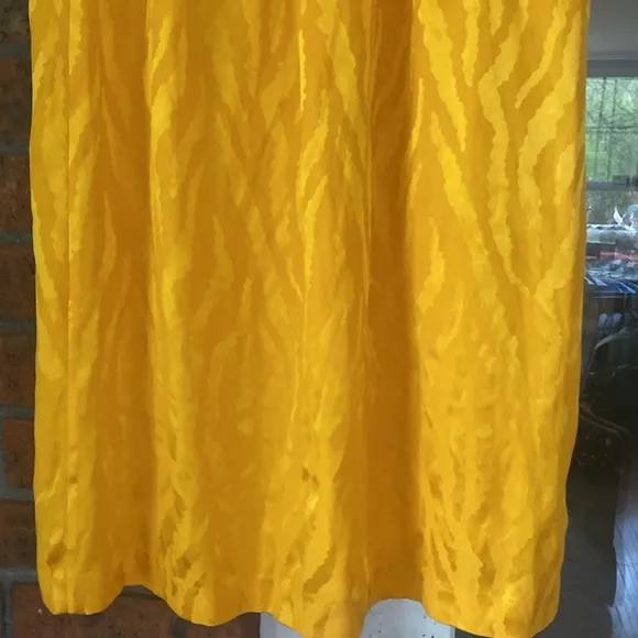 VNTG 100% SILK YELLOW ANIMAL PRINT MAXI SKRT SIDE BUTTON W/HOOK&amp;EYE CLOSURE BOHO