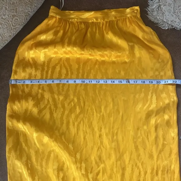 VNTG 100% SILK YELLOW ANIMAL PRINT MAXI SKRT SIDE BUTTON W/HOOK&amp;EYE CLOSURE BOHO