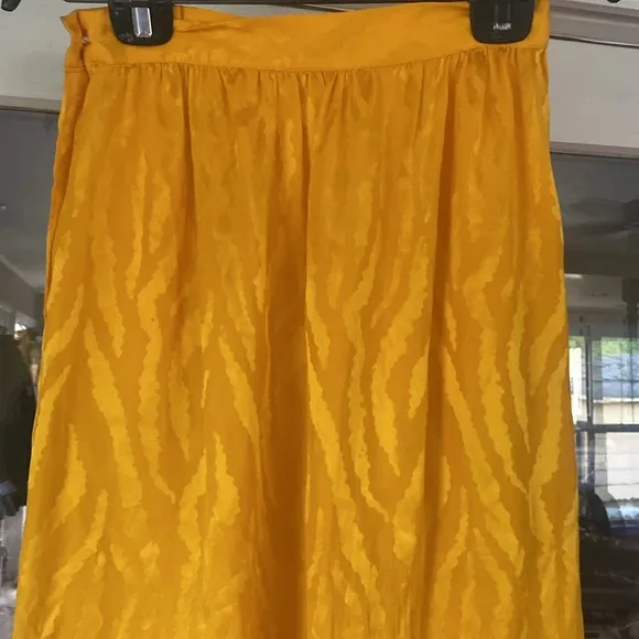 VNTG 100% SILK YELLOW ANIMAL PRINT MAXI SKRT SIDE BUTTON W/HOOK&amp;EYE CLOSURE BOHO