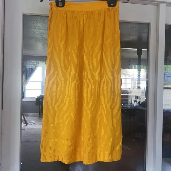 VNTG 100% SILK YELLOW ANIMAL PRINT MAXI SKRT SIDE BUTTON W/HOOK&amp;EYE CLOSURE BOHO