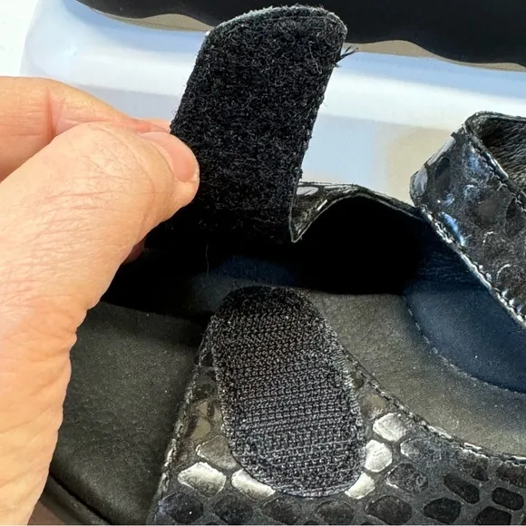 Wolky Women's NWOT Pichu Sandal‎ Croc Embossed size US 5.5 never worn