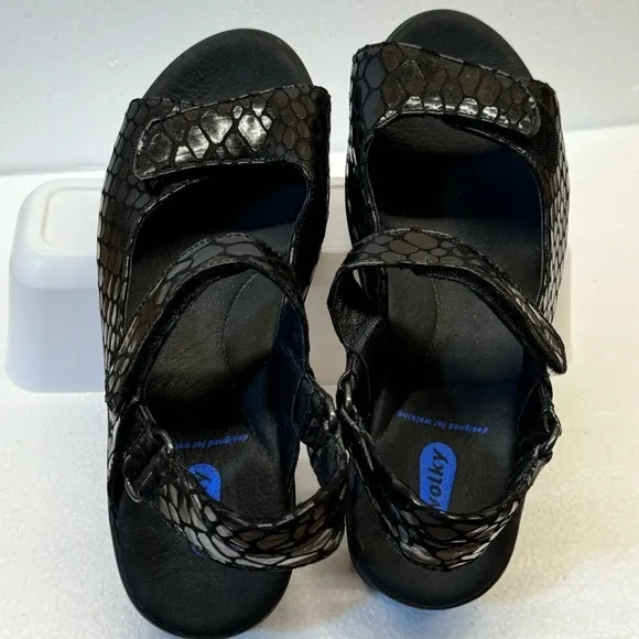 Wolky Women's NWOT Pichu Sandal‎ Croc Embossed size US 5.5 never worn