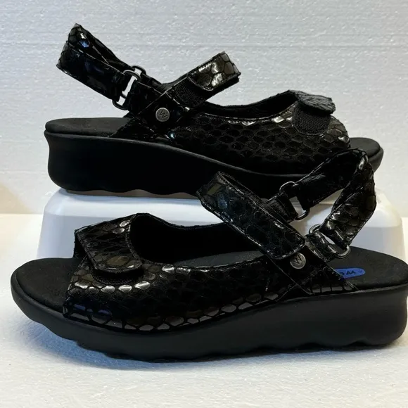 Wolky Women's NWOT Pichu Sandal‎ Croc Embossed size US 5.5 never worn