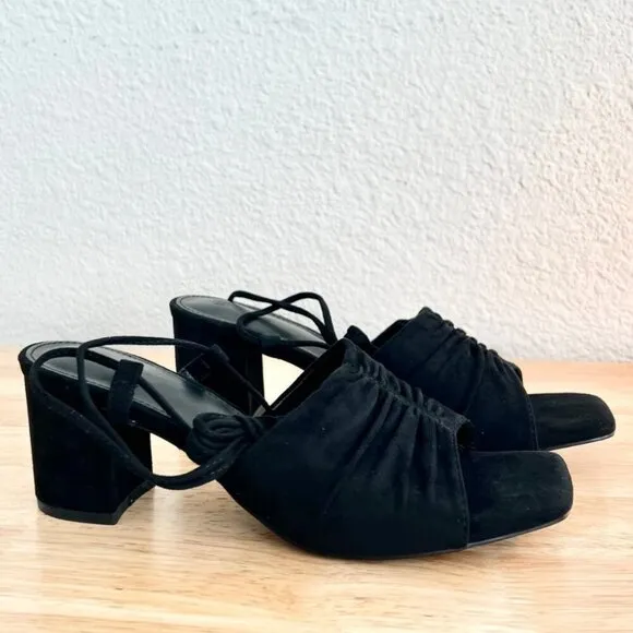 Women's 8 (US) Black Ruched Faux Suede Lace Up Strappy Block Heel Mule Sandals