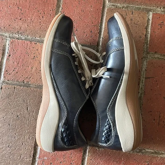 WOMEN'S AETREX DANA LACE UP OXFORD | NAVY