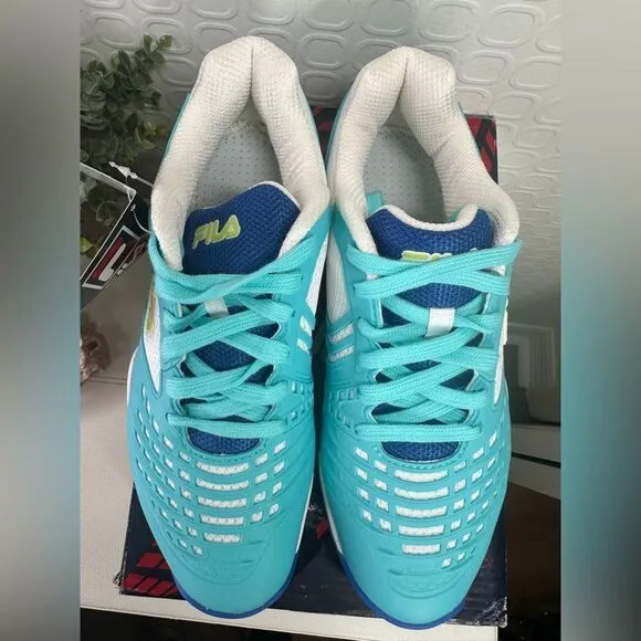 Women’s Axilus 2 Energized FILA Court Sneakers Size 10