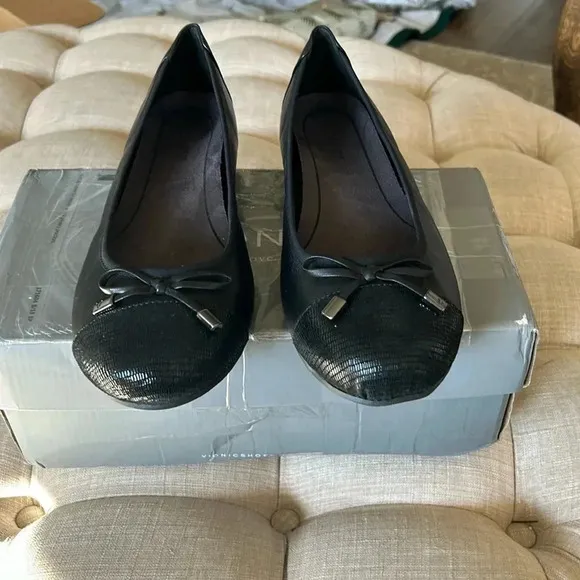 Women's Vionic Minna Black Flats Narrow Size 10