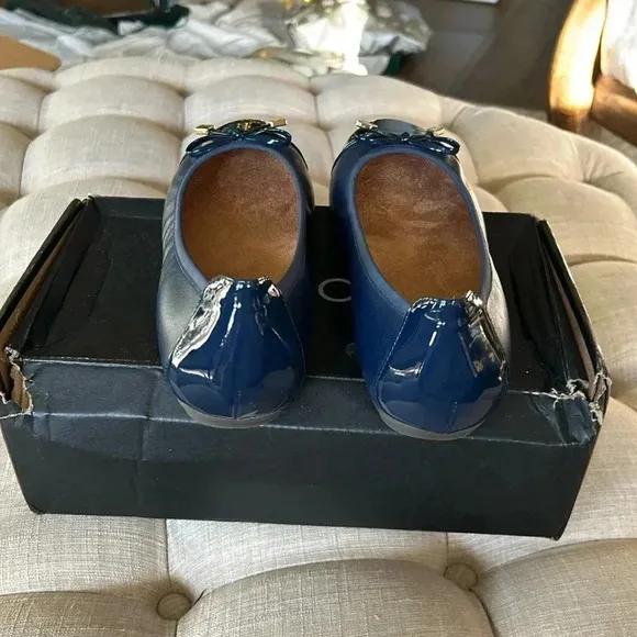 Women's Vionic Minna Navy Flats Wide 7.5