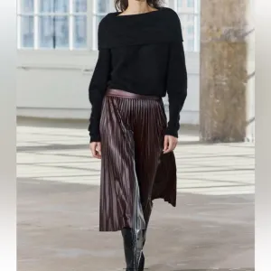 ZARA Burgundy Lightweight Pleated Faux Vegan Leather Midi Skirt/Current season