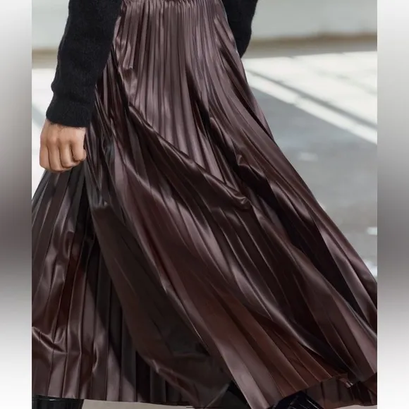 ZARA Burgundy Lightweight Pleated Faux Vegan Leather Midi Skirt/Current season
