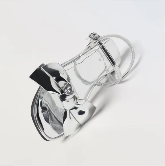 ZARA MIRRORED BOW SANDALS SIZE 1