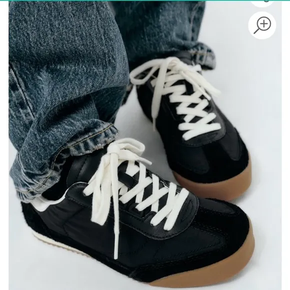 Zara Stylish Black Sneakers with White Laces. Size 35(5)