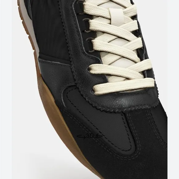 Zara Stylish Black Sneakers with White Laces. Size 35(5)